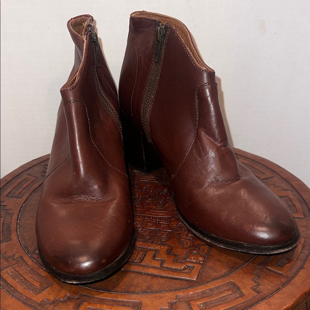 FRYE Nora Zip Up Boots Booties